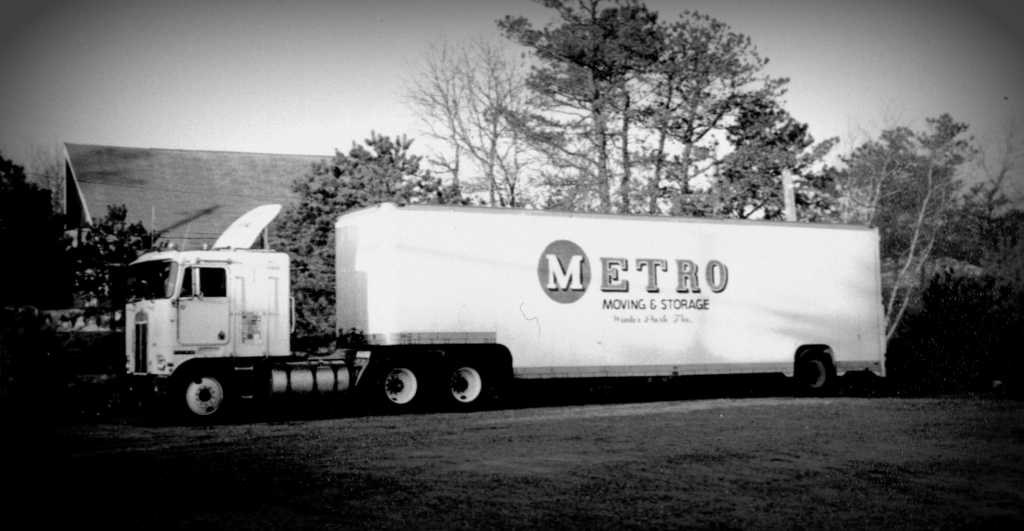 Classic Metro moving truck