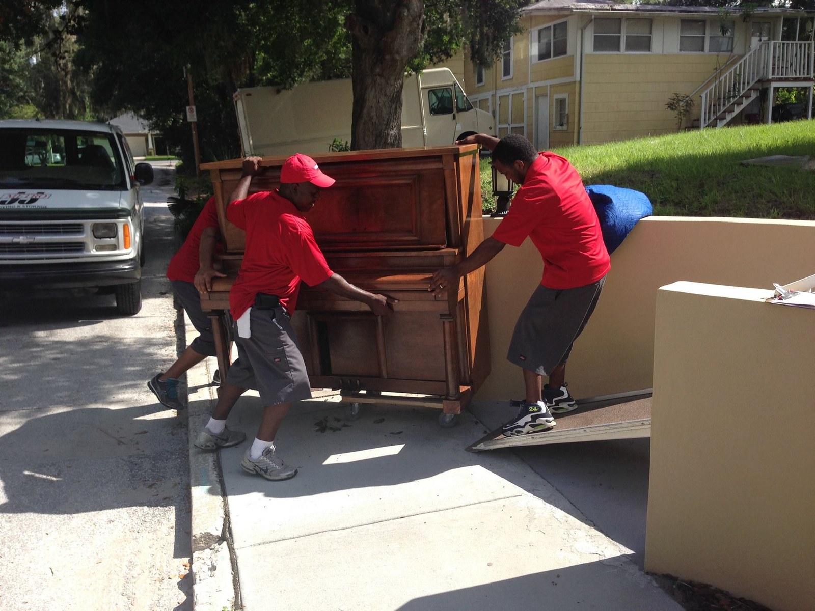 J&J Metro crew handling furniture
